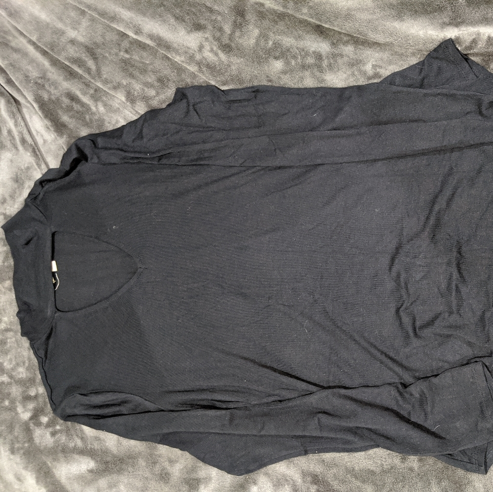 Long sleeve shirt with cut out detail